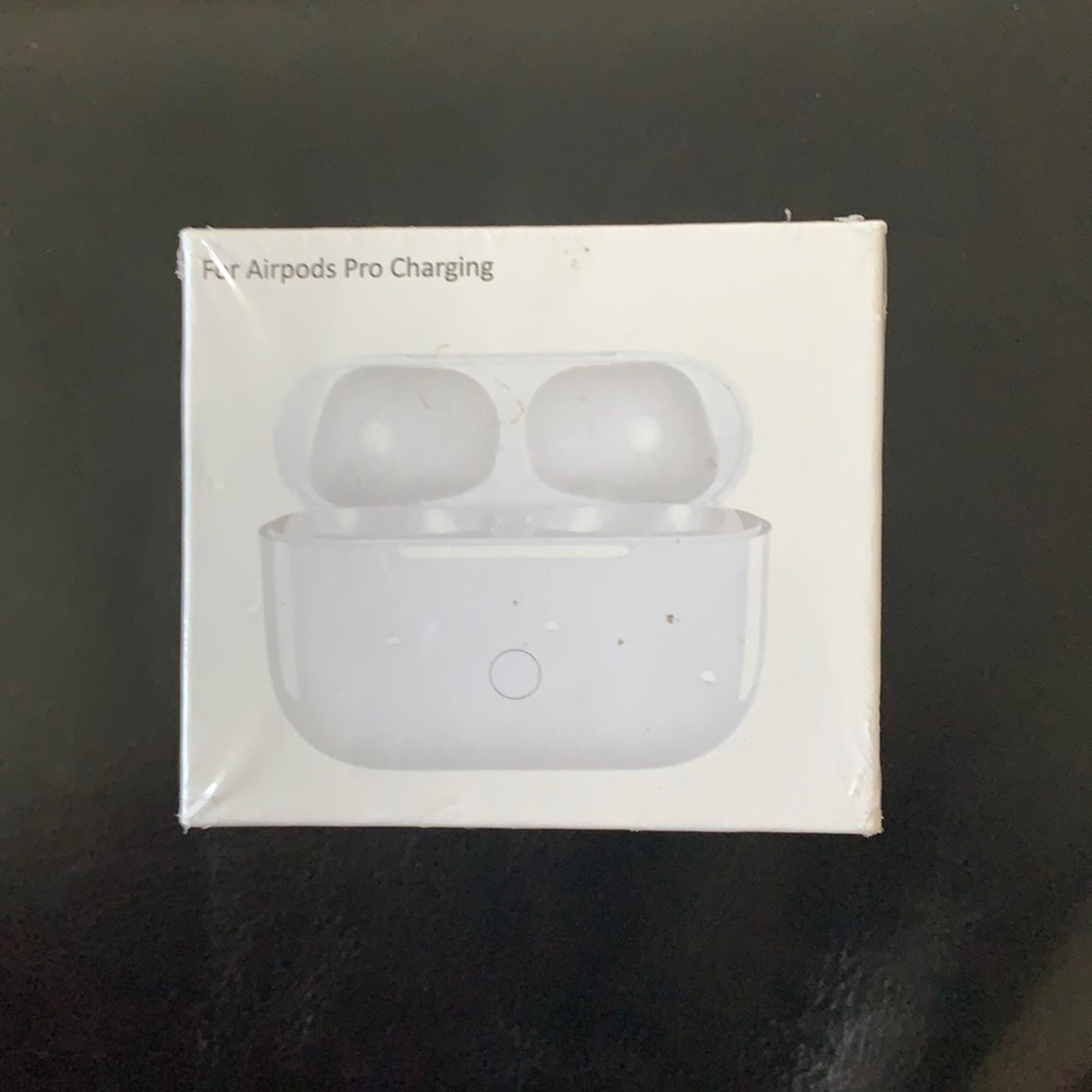 AirPods charging case (brand new)